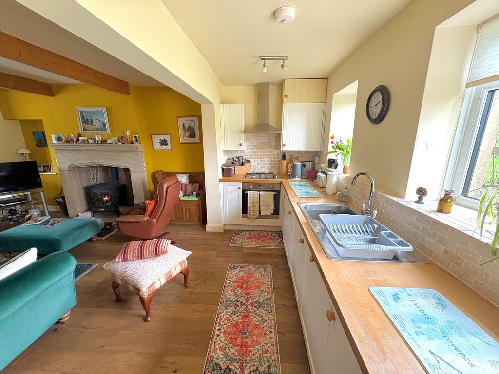 Property photo 3 of 24