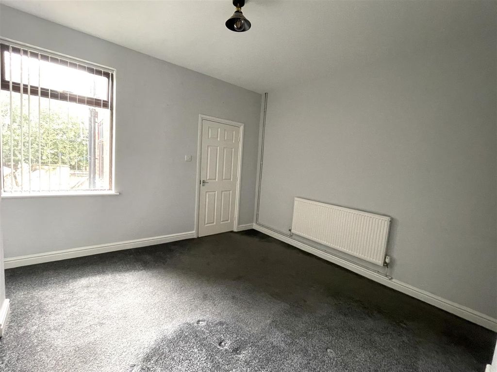 Property photo 3 of 8 Rear Reception Room .Jpg