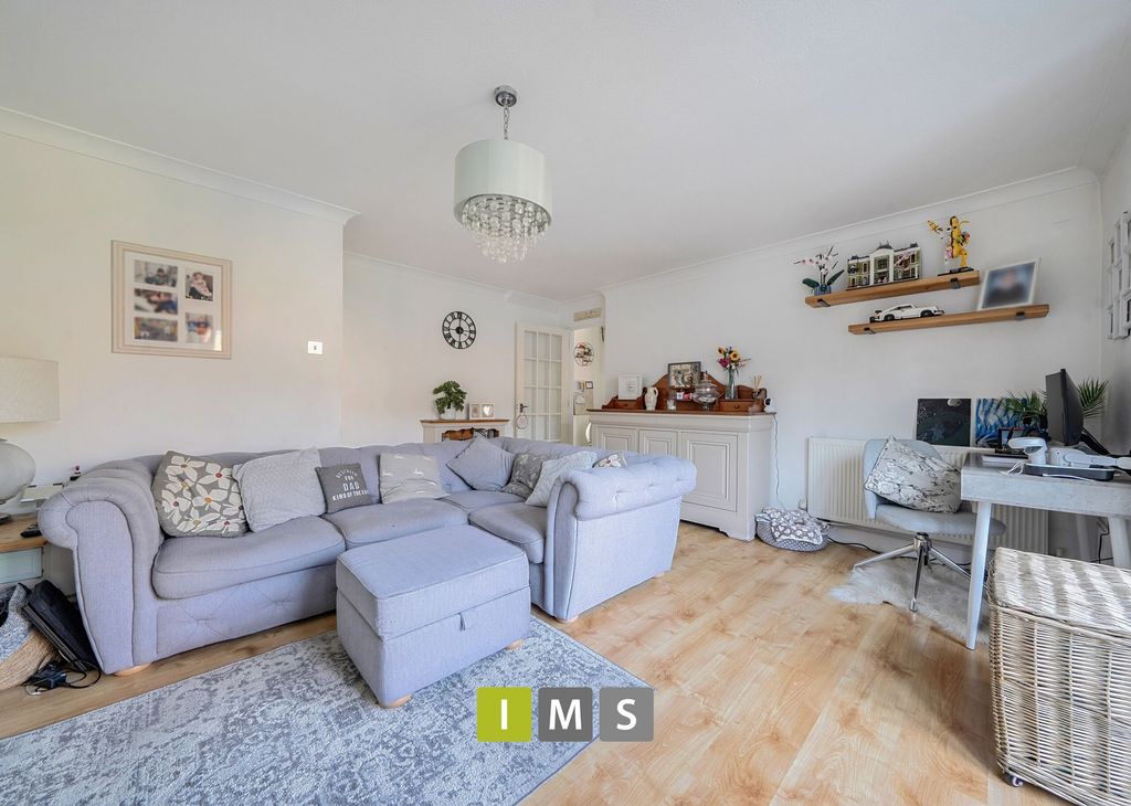 Property photo 3 of 19