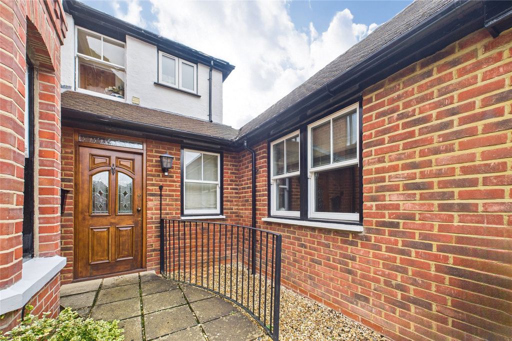 Property photo 2 of 13 Picture No. 27