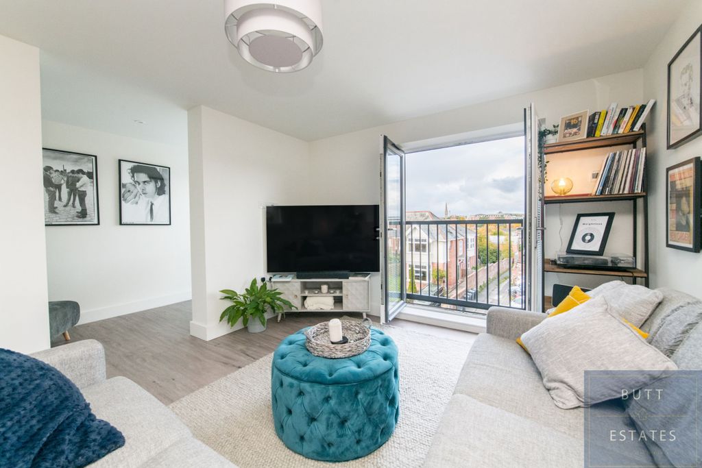 Property photo 3 of 12