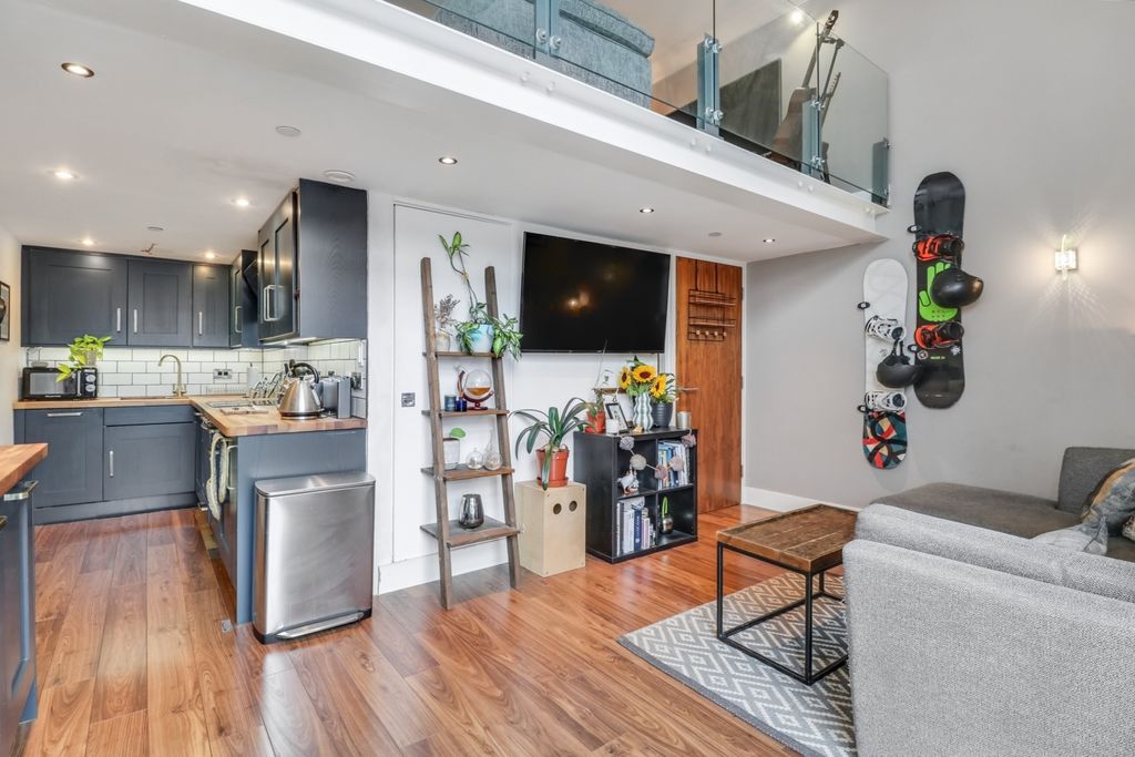 Property photo 1 of 22 Img_4076