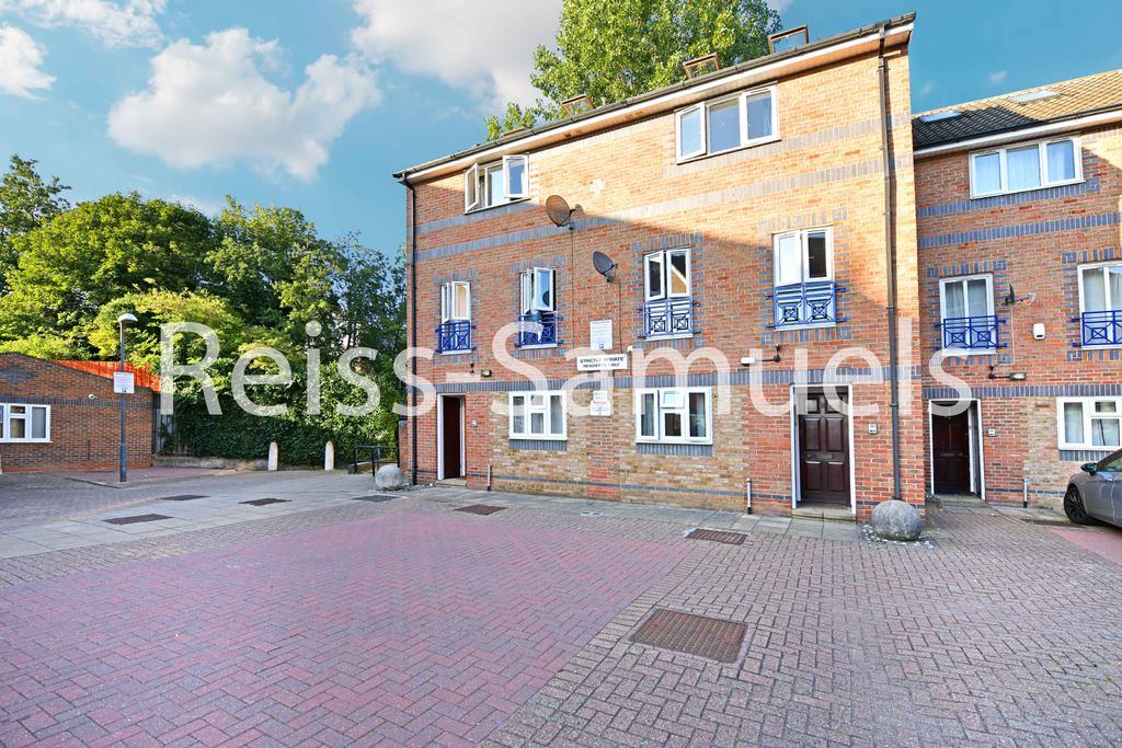 Property photo 2 of 44