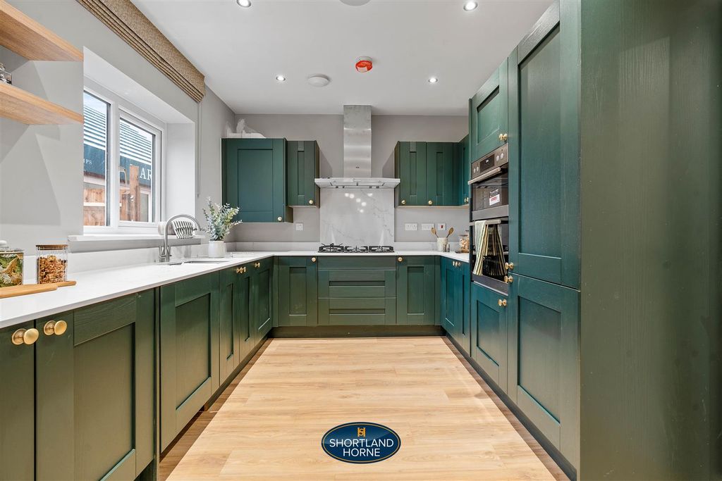 Property photo 3 of 28 Cromwell Place, Show Home 2 (12 Of 37).Jpg