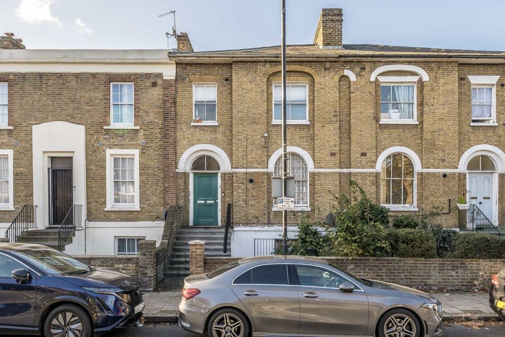 Property photo 1 of 4