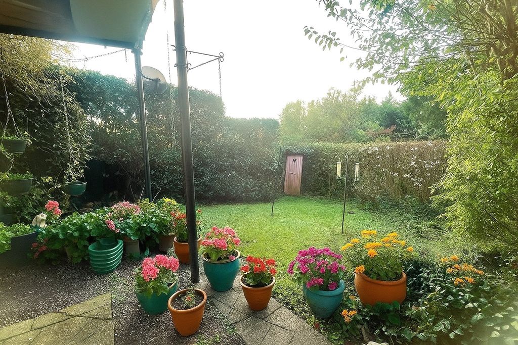 Property photo 3 of 14 Private Garden