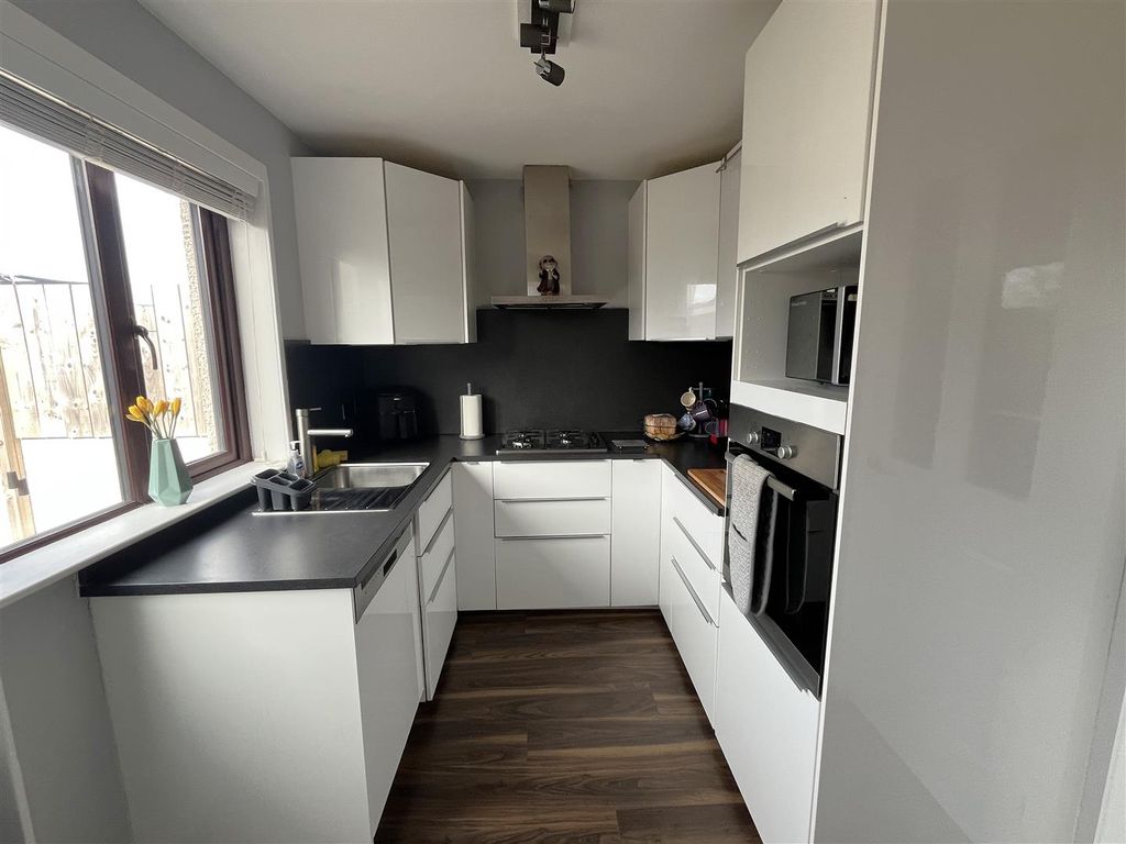 Property photo 2 of 22 Kitchen