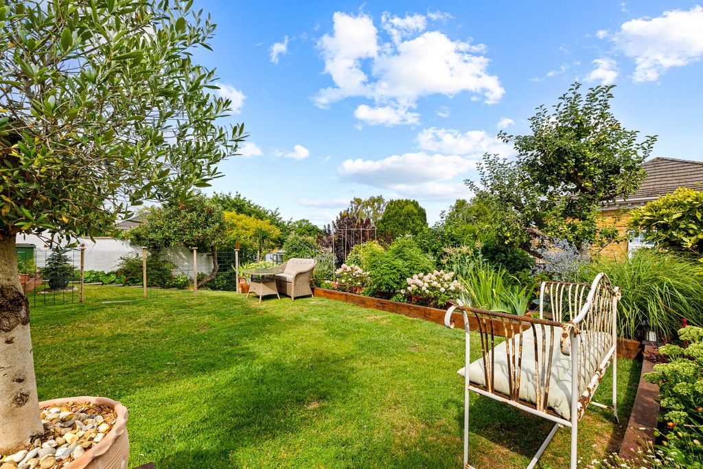 Property photo 3 of 20 Garden