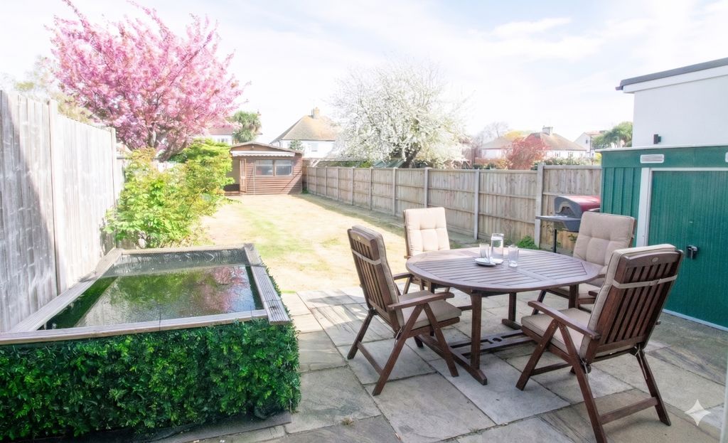 Property photo 3 of 15