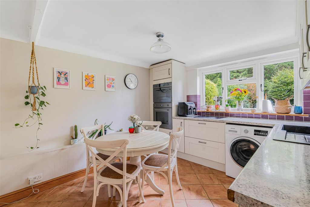 Property photo 3 of 18 8_65666-1.Jpg