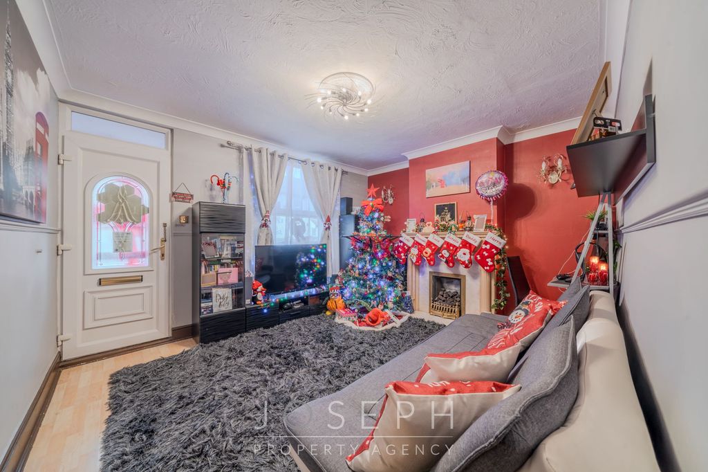 Property photo 2 of 13