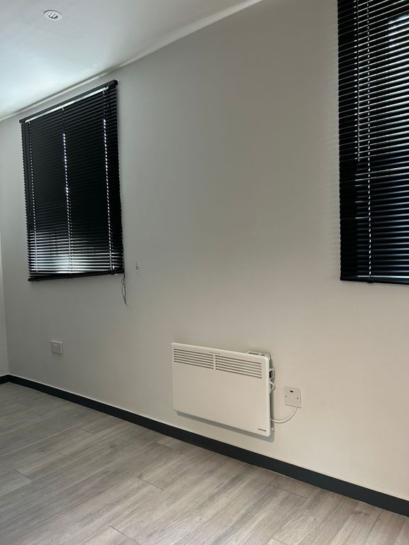 Additional image 9 of 6 bed shared accommodation to rentRaymond Crescent, Guildford GU2