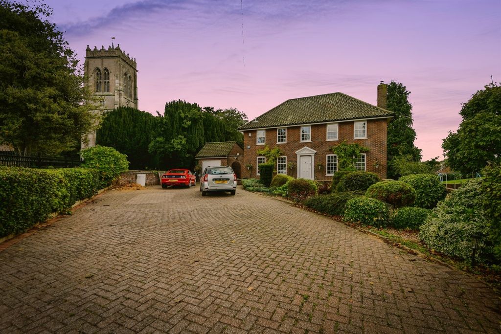 Property photo 1 of 26