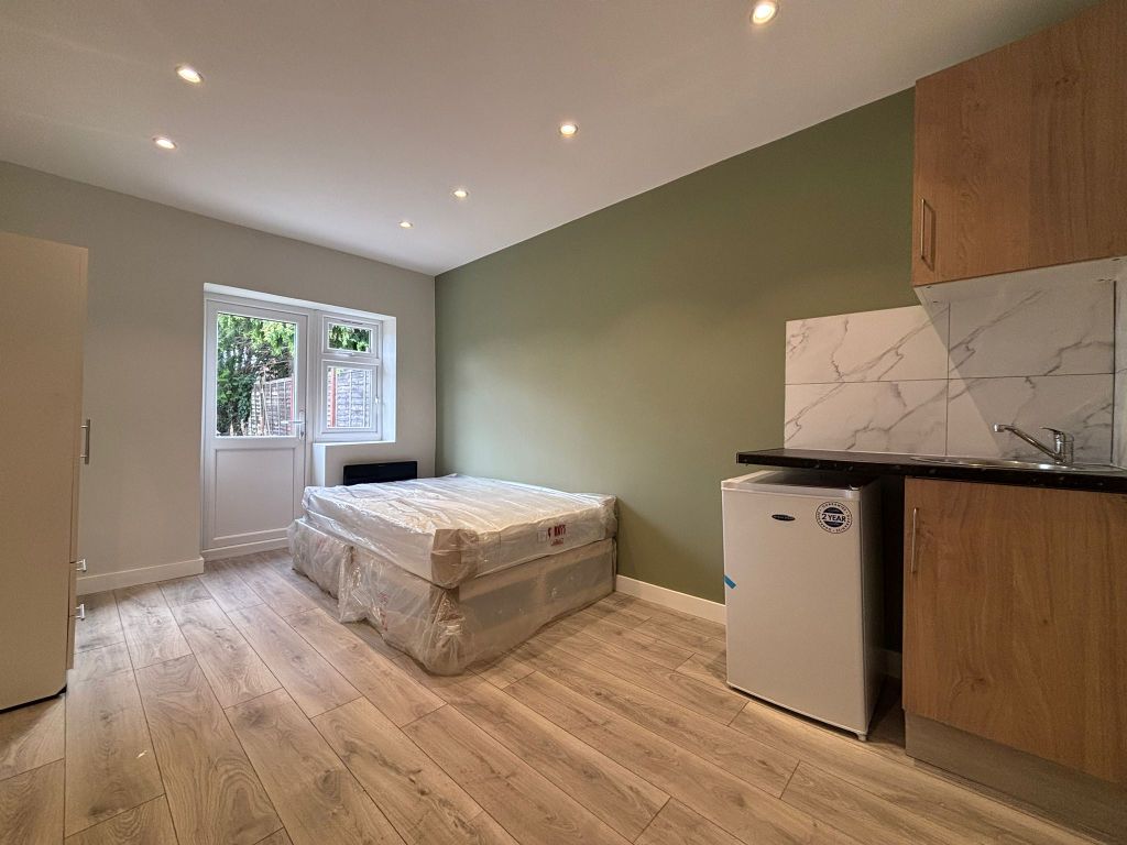 Property photo 1 of 3
