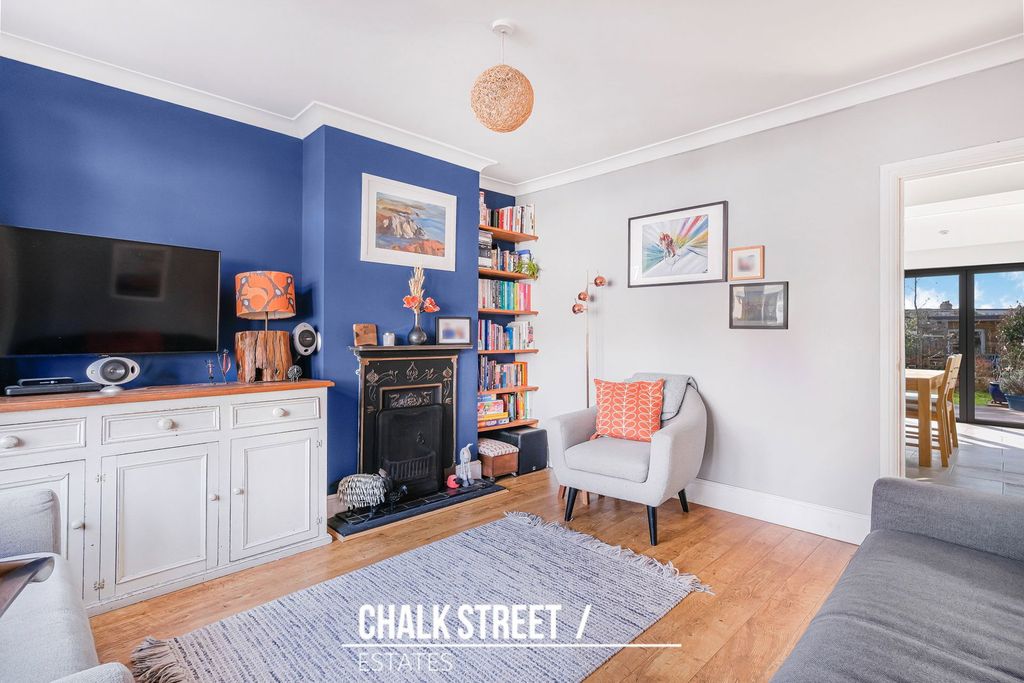 Property photo 3 of 33