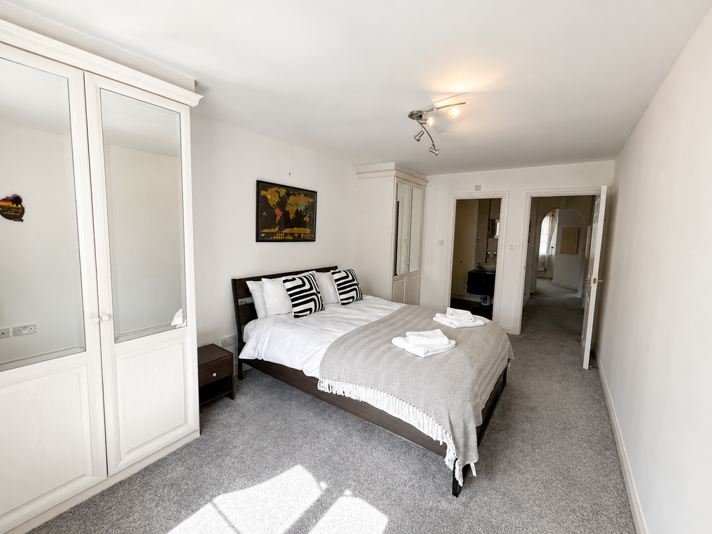 Property photo 3 of 10 Gallery