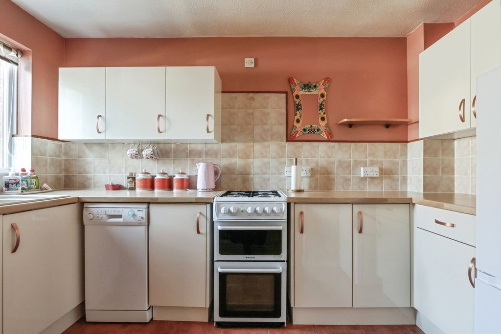 Property photo 2 of 14 Kitchen