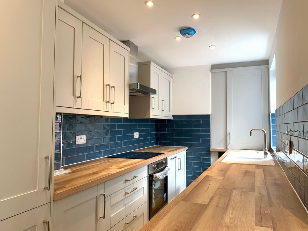 Property photo 2 of 8 Kitchen