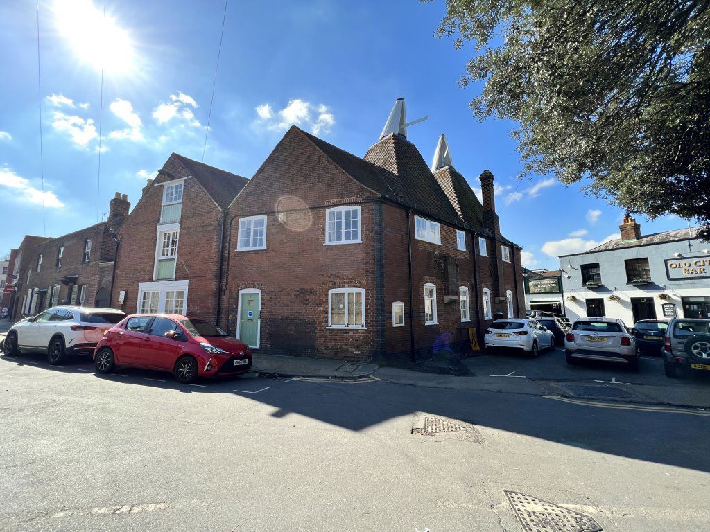 Property photo 2 of 62