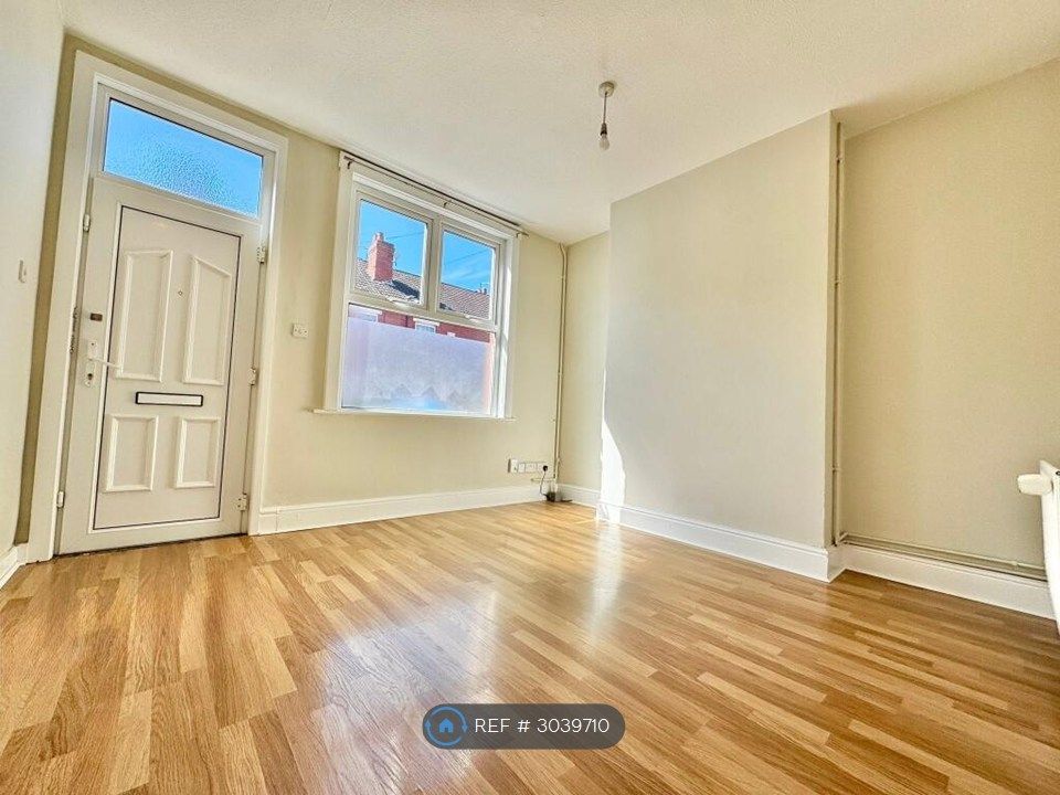Property photo 1 of 10 Lounge