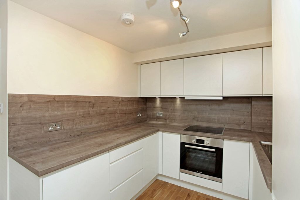 Property photo 2 of 9 Kitchen