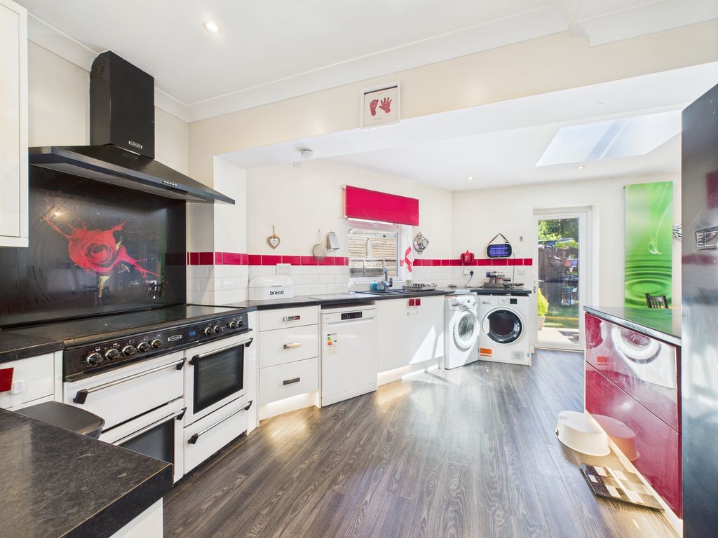 Property photo 3 of 13 Kitchen