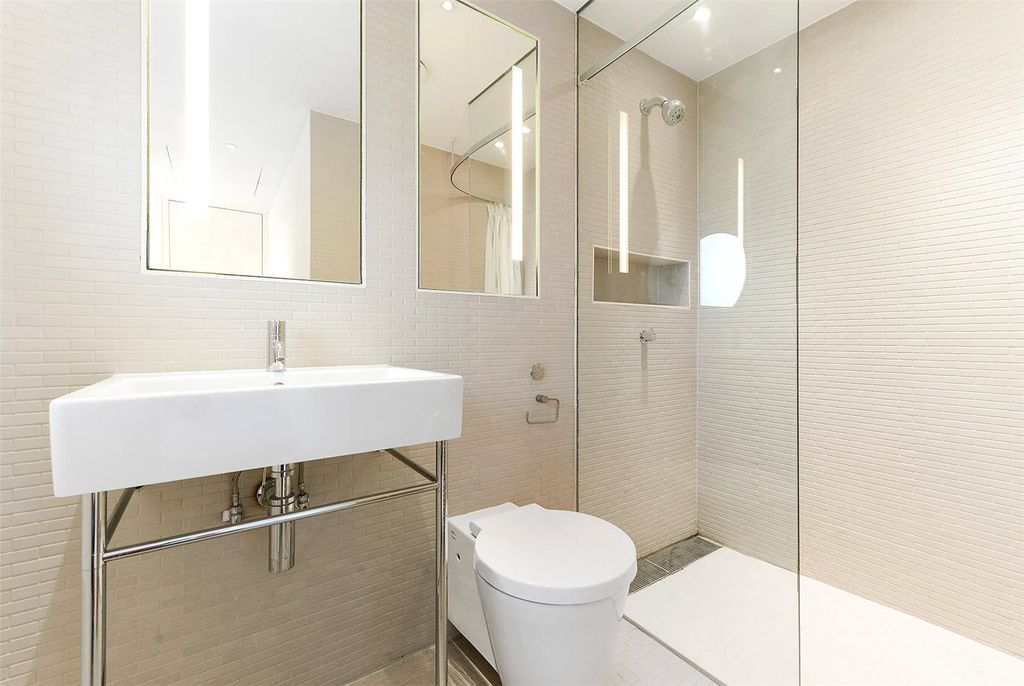 Property photo 2 of 14 Picture-No-16-75