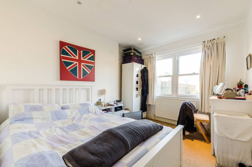Property photo 1 of 5