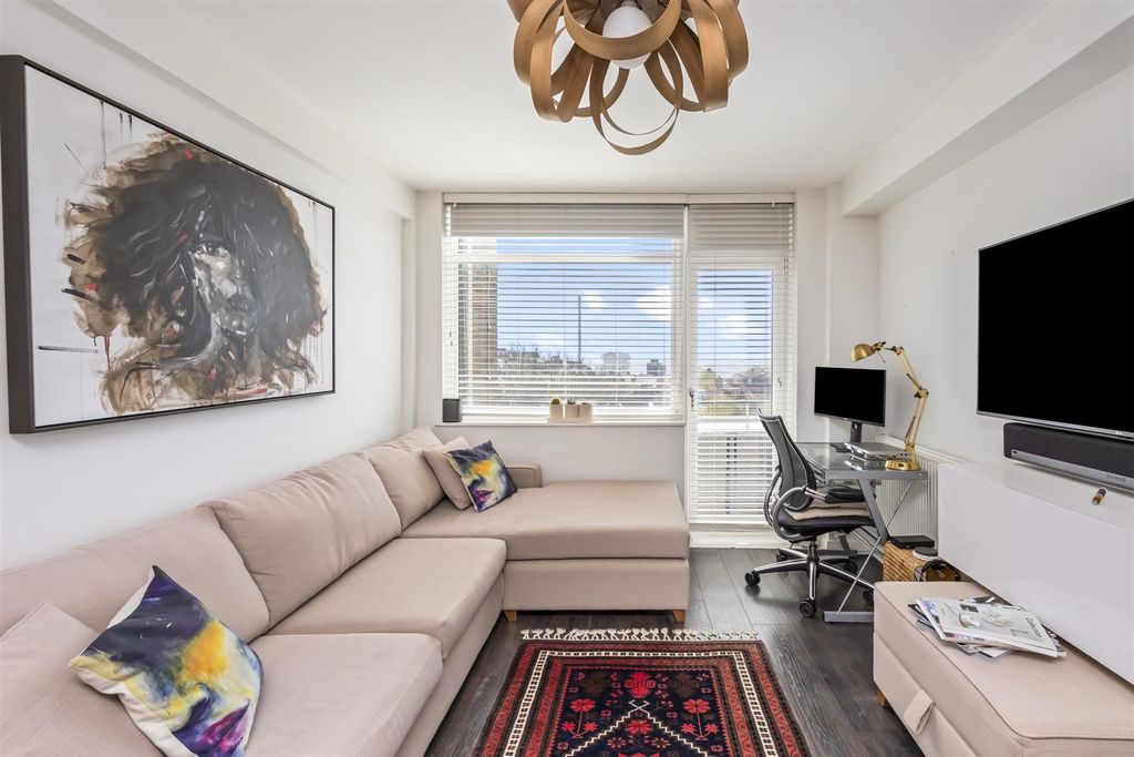 Property photo 2 of 14 Furze Hill, Furze Hil Court, 37-007.Jpg