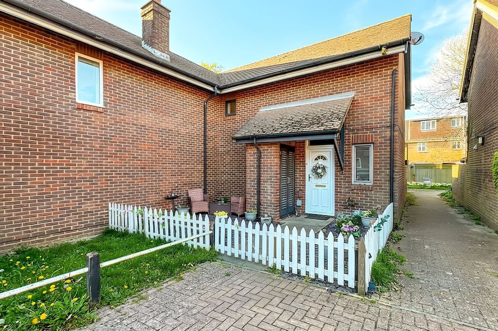 Property photo 1 of 16 Picture No. 11