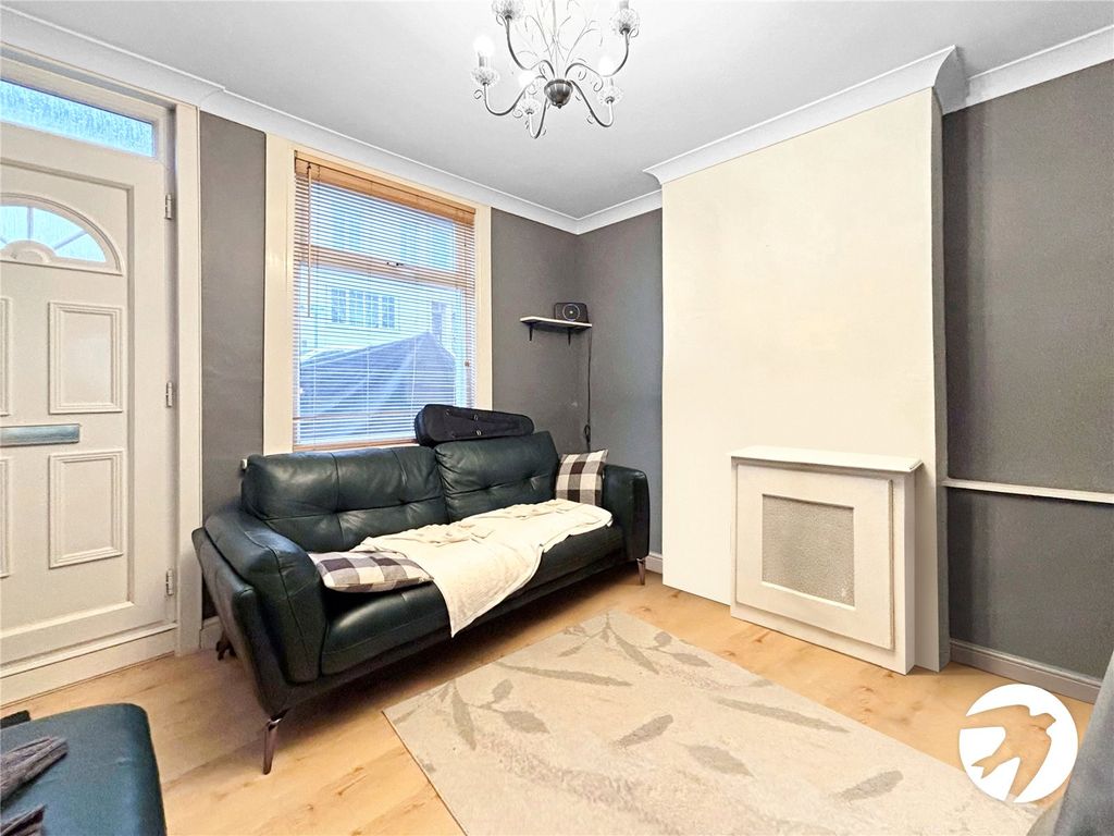 Property photo 2 of 9 Picture No. 10