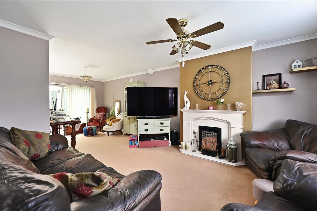 Property photo 2 of 15 Living Room