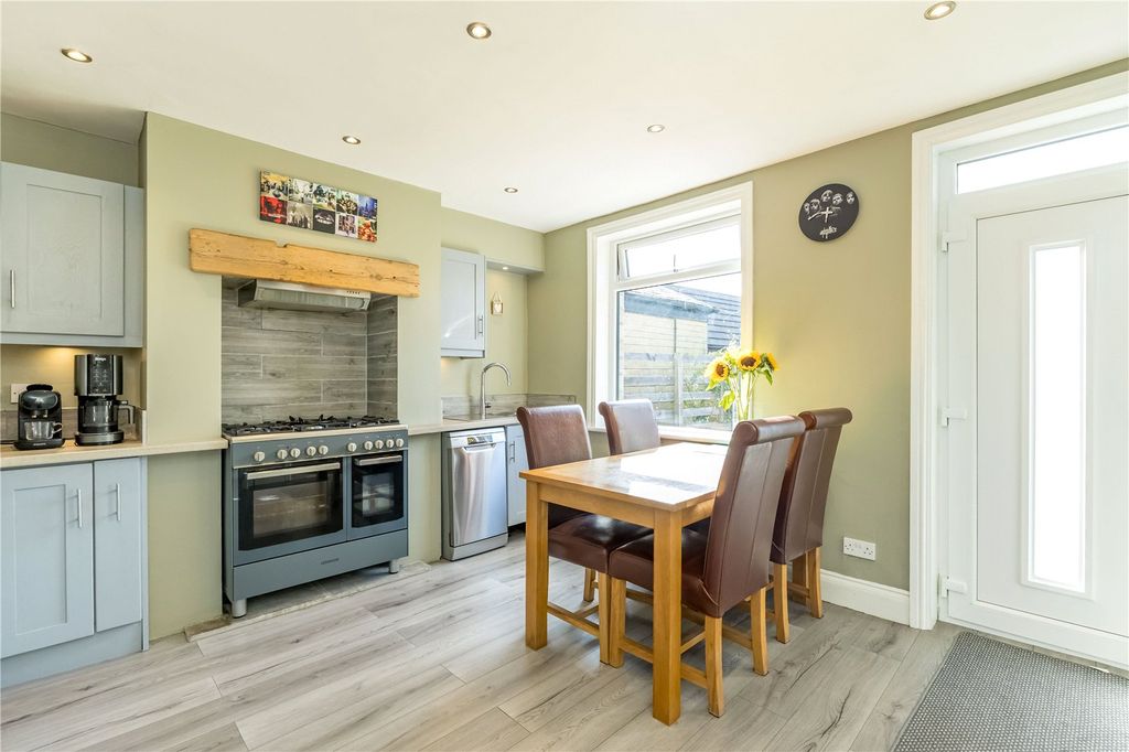 Property photo 3 of 24 Dining Kitchen