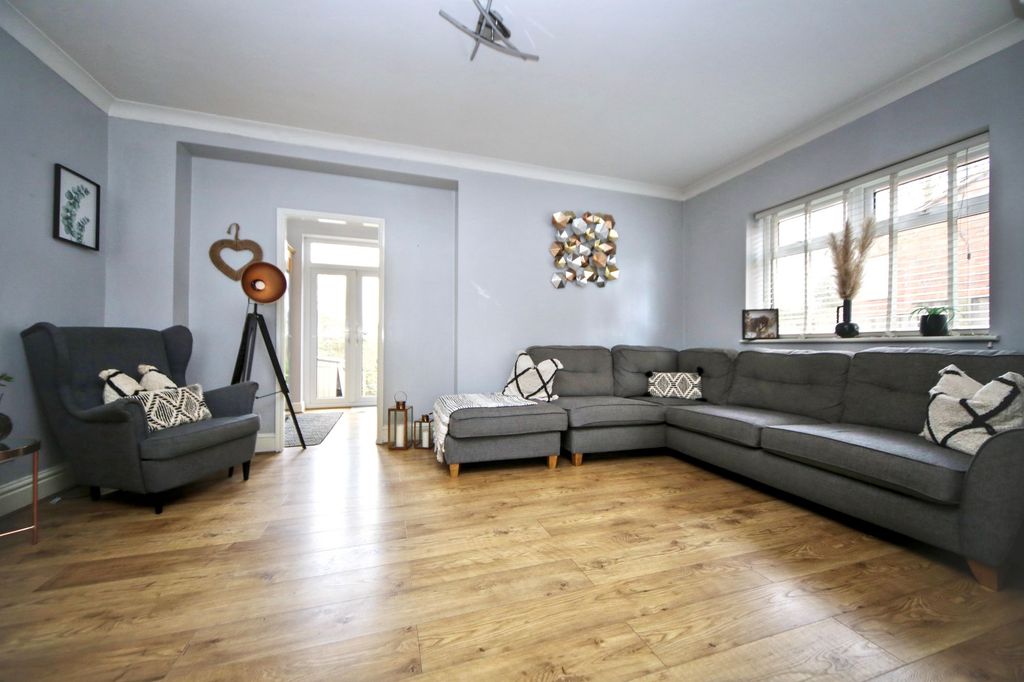 Property photo 2 of 24