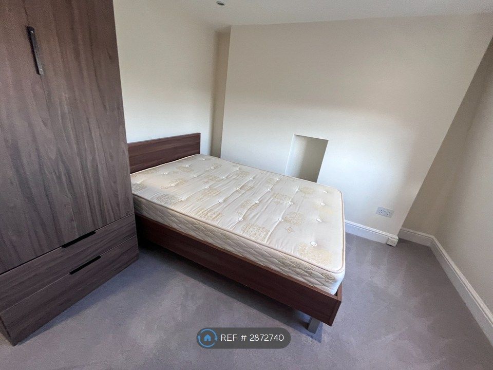 Property photo 3 of 13 Bedroom 1