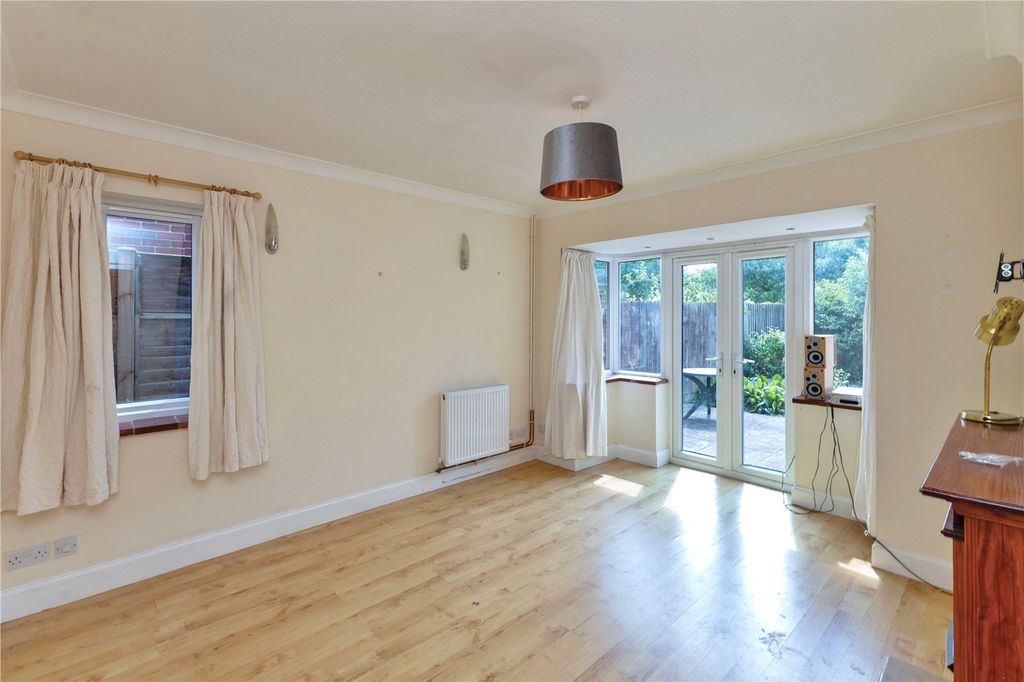 Property photo 3 of 11 Picture No. 25