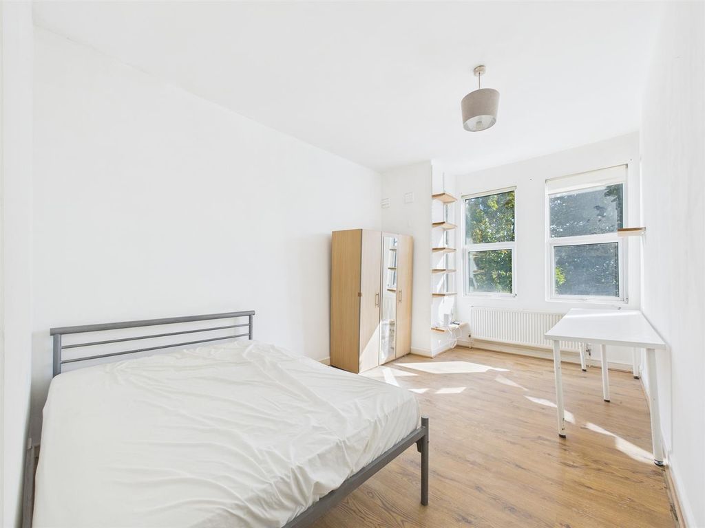 Property photo 1 of 26 Cam01358G0-Pr0183-Still001.Jpg