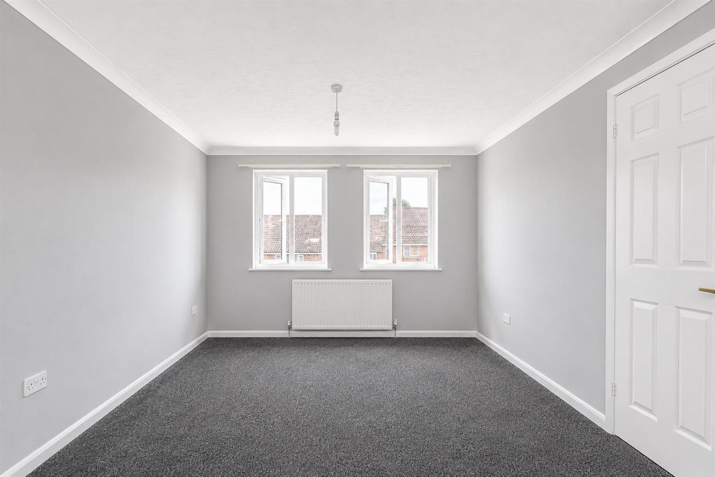 Property photo 2 of 7 Lounge.Png