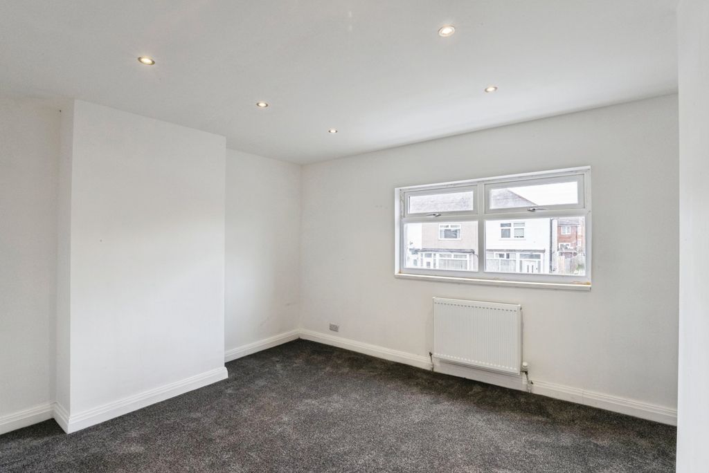 Property photo 2 of 16 Pbox-Img.Jpg