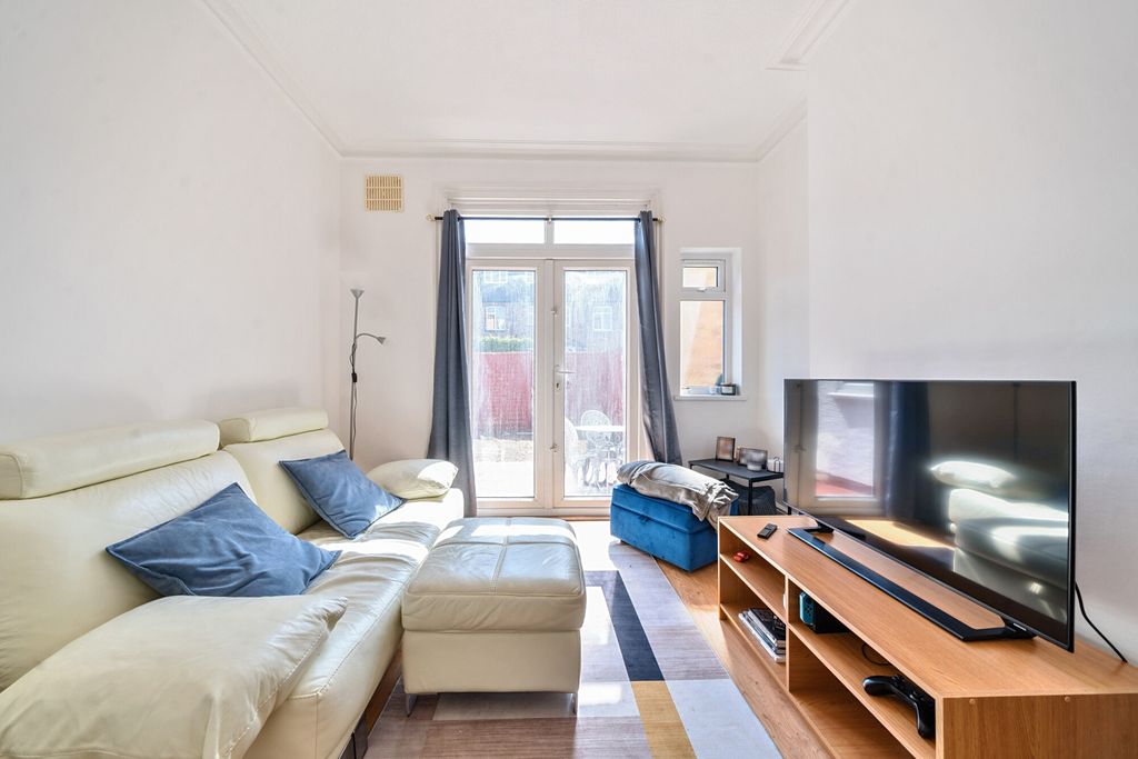 Property photo 2 of 14 1-681De9835984c-1...