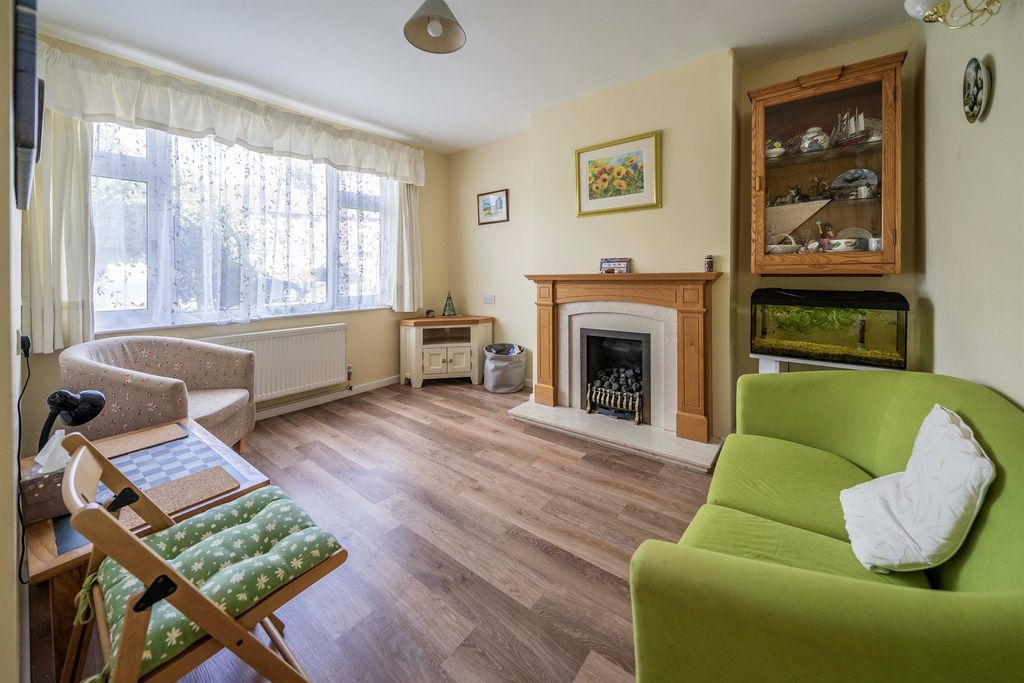 Property photo 2 of 16