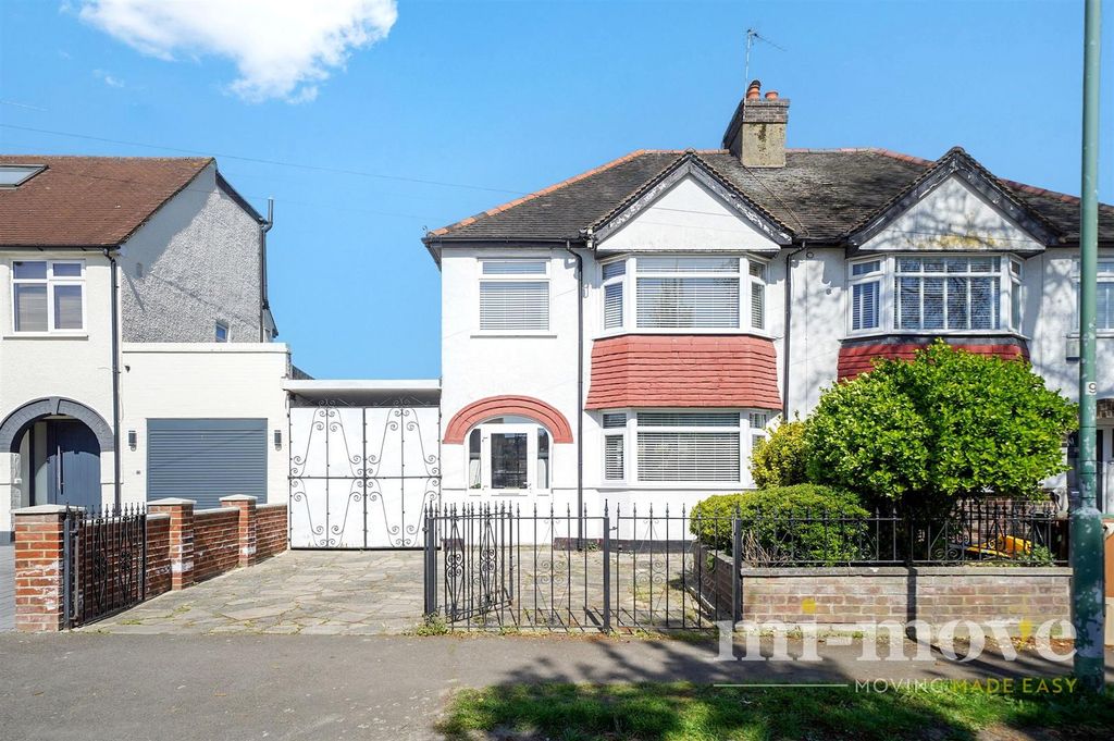 Property photo 1 of 15 84 Connaught Road - Ojvkf7G20Sbzntcm0Exj.Jpg