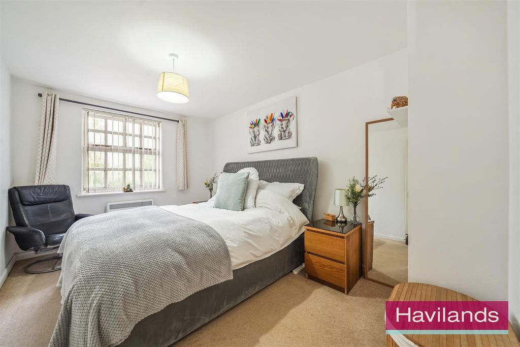 Property photo 3 of 12 Avon House-8.Jpg
