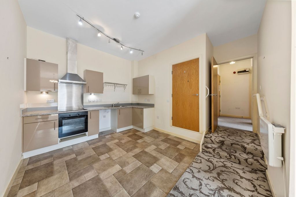 Property photo 2 of 13