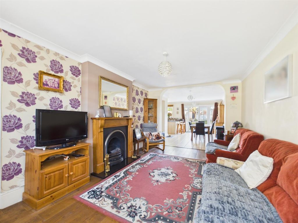 Property photo 2 of 32 Cam01563G0-Pr0358-Still007.Jpg