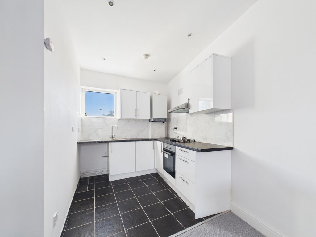 Property photo 2 of 10 Cam03750G0-Pr0083-Still025