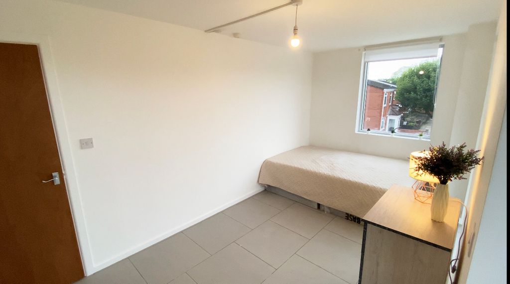 Property photo 3 of 11 Room B + Terrace