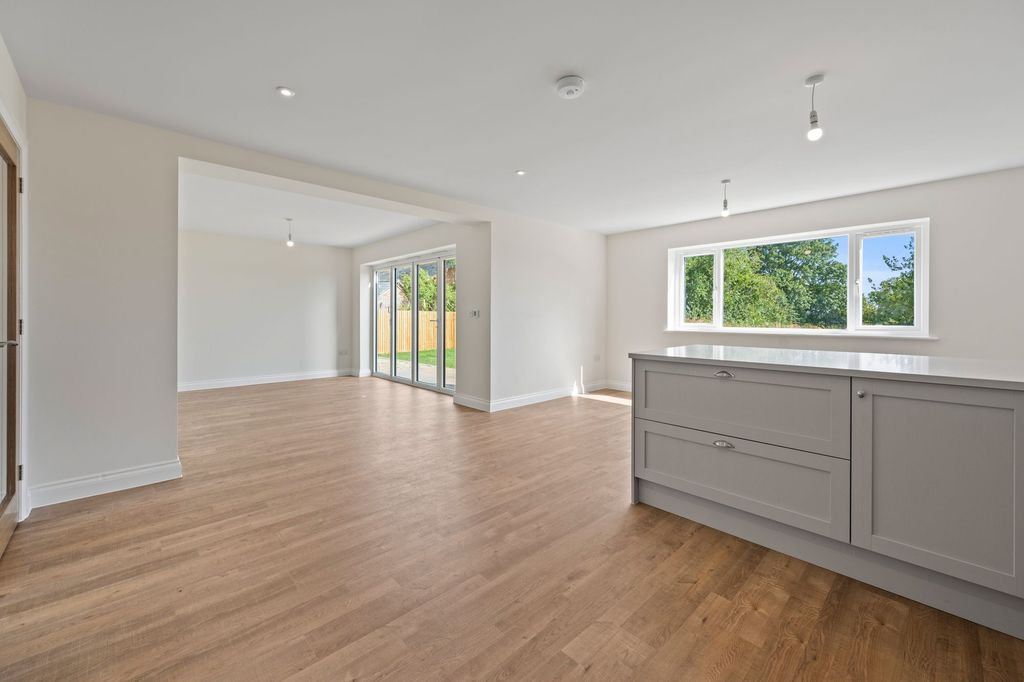 Property photo 3 of 48 Kitchen / Dining 6