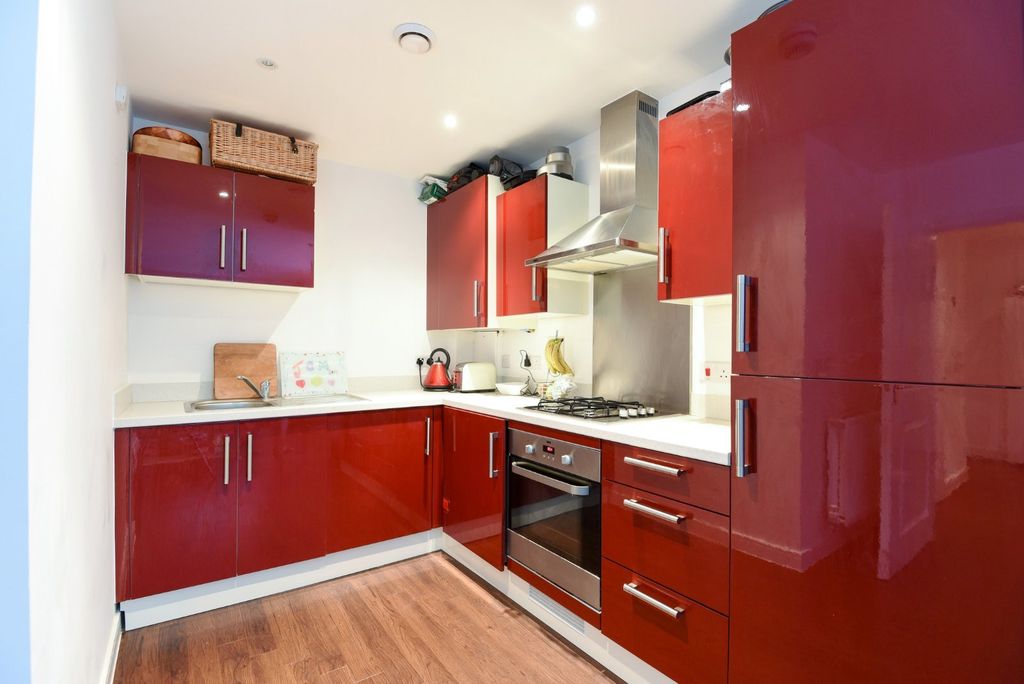 Property photo 3 of 6 Kitchen