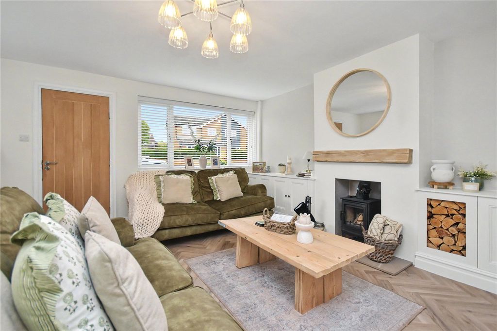 Property photo 2 of 17 Picture No. 11
